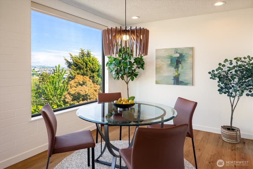 Property photo for 1605 5th Avenue N #302, Seattle photo 11