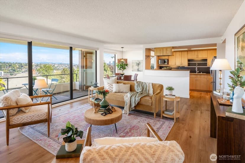 Property photo for 1605 5th Avenue N #302, Seattle photo 4