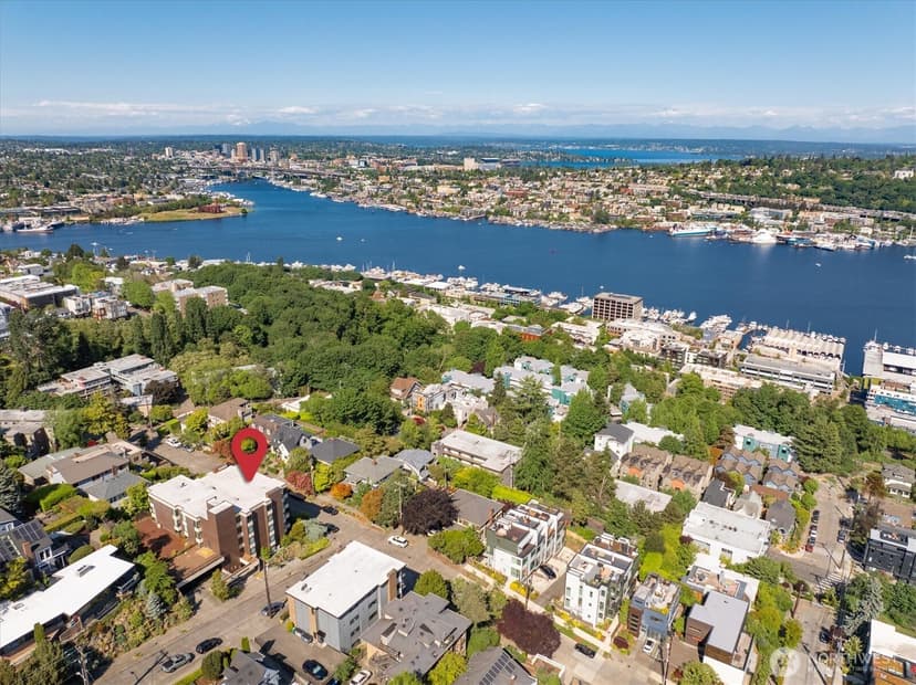 Property photo for 1605 5th Avenue N #302, Seattle photo 28