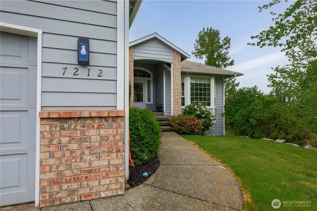 Property photo for 7212 78th Street NE, Marysville photo 3