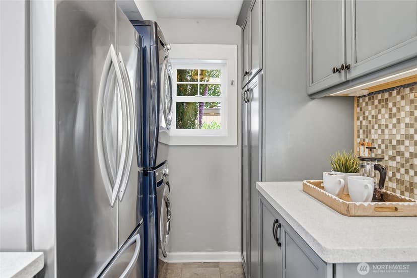 Property photo for 1528 1st Avenue W, Seattle photo 13