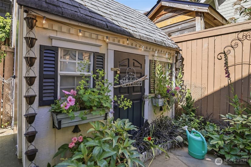 Property photo for 1528 1st Avenue W, Seattle photo 30