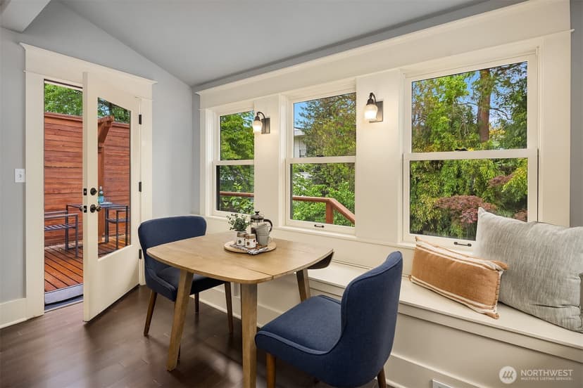 Property photo for 4018 2nd Avenue NE, Seattle photo 15
