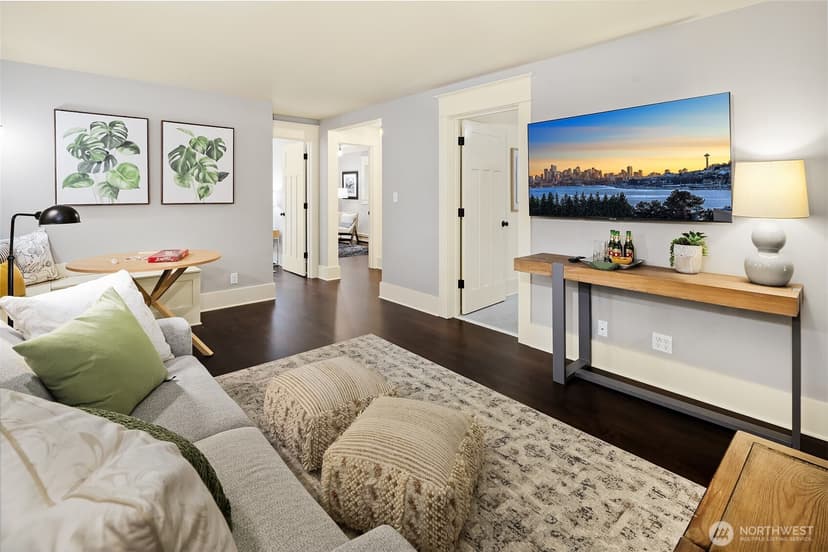 Property photo for 4018 2nd Avenue NE, Seattle photo 32