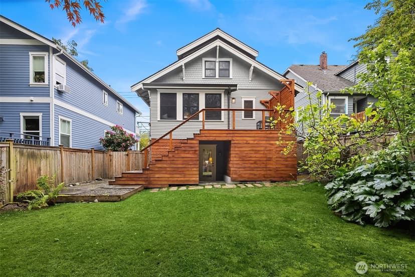 Property photo for 4018 2nd Avenue NE, Seattle photo 37