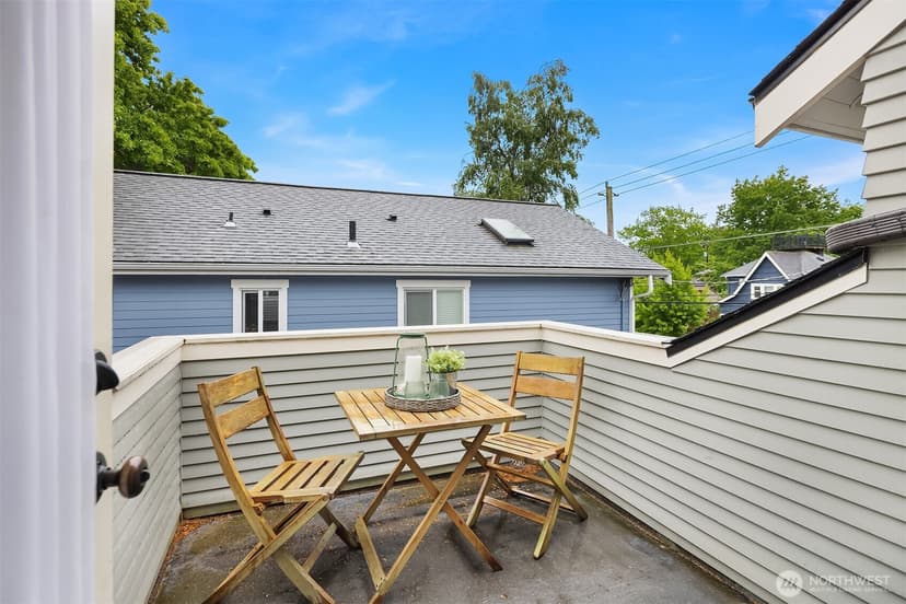 Property photo for 4018 2nd Avenue NE, Seattle photo 28