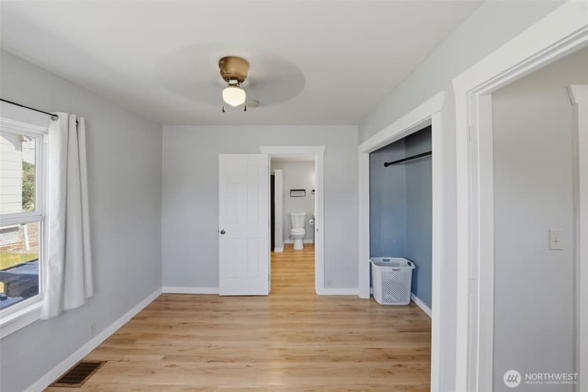 Property photo for 5207 S Oakes Street, Tacoma photo 11