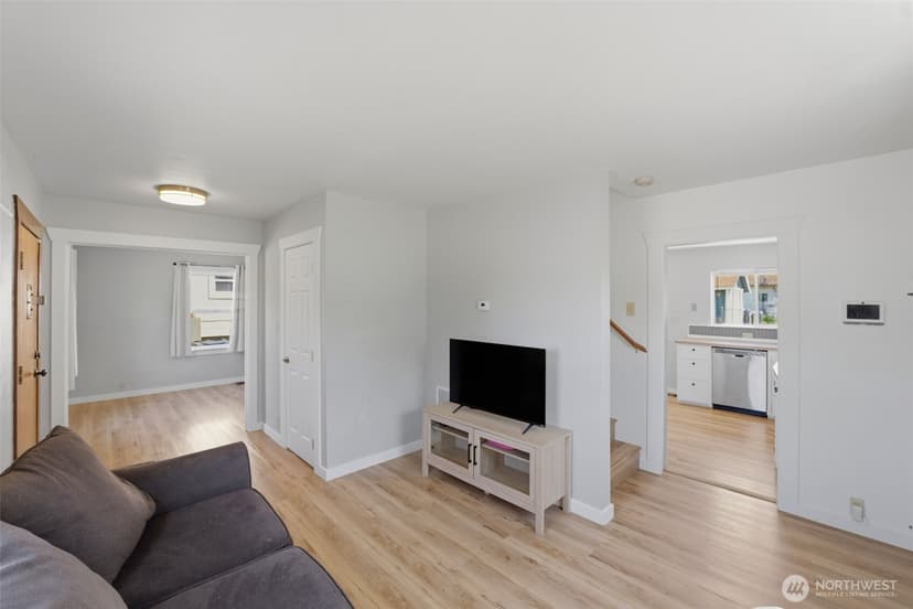 Property photo for 5207 S Oakes Street, Tacoma photo 8