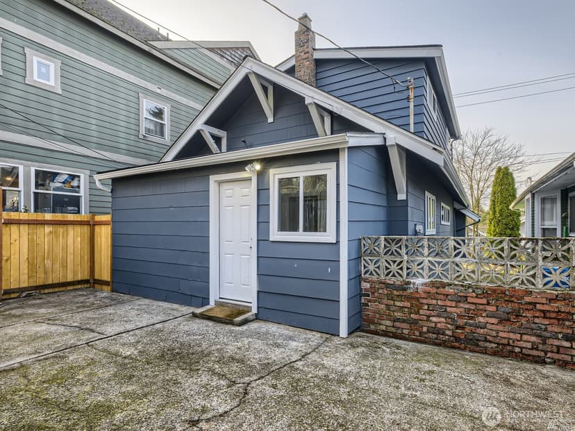 Property photo for 5242 11th Avenue NE, Seattle photo 4