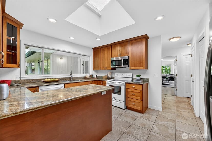 Property photo for 415 Front Street S, Issaquah photo 9