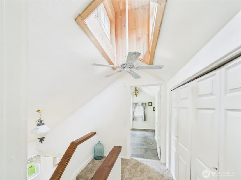 Property photo for 801 9th Avenue NW, Puyallup photo 24