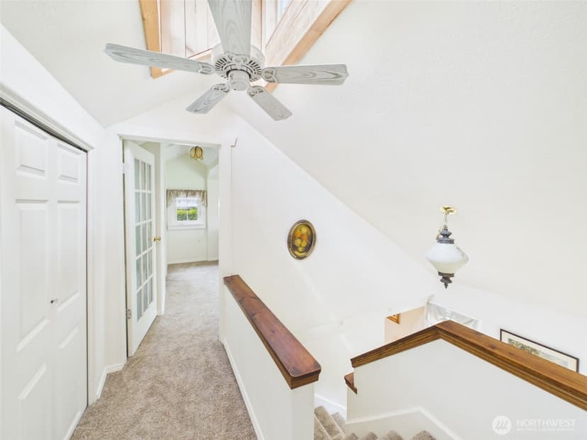 Property photo for 801 9th Avenue NW, Puyallup photo 17