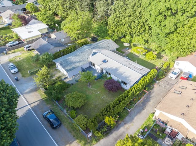 Property photo for 13400 3rd Avenue S, Burien photo 2