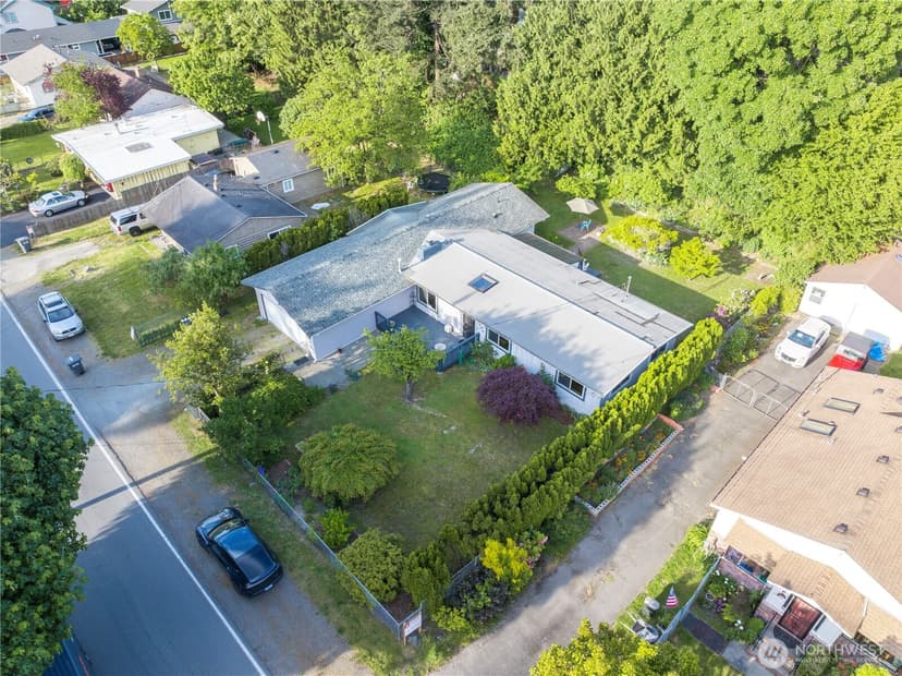 Property photo for 13400 3rd Avenue S, Burien photo 2