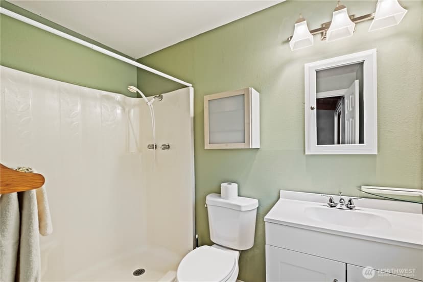Property photo for 13400 3rd Avenue S, Burien photo 21