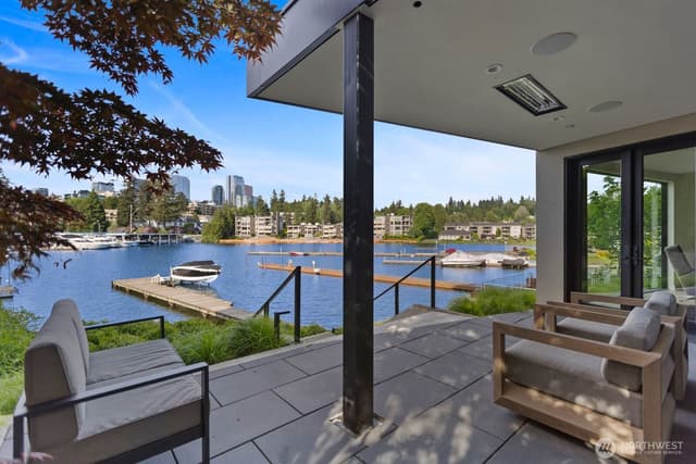 Property photo for 9810 SE Shoreland Drive, Bellevue photo 3