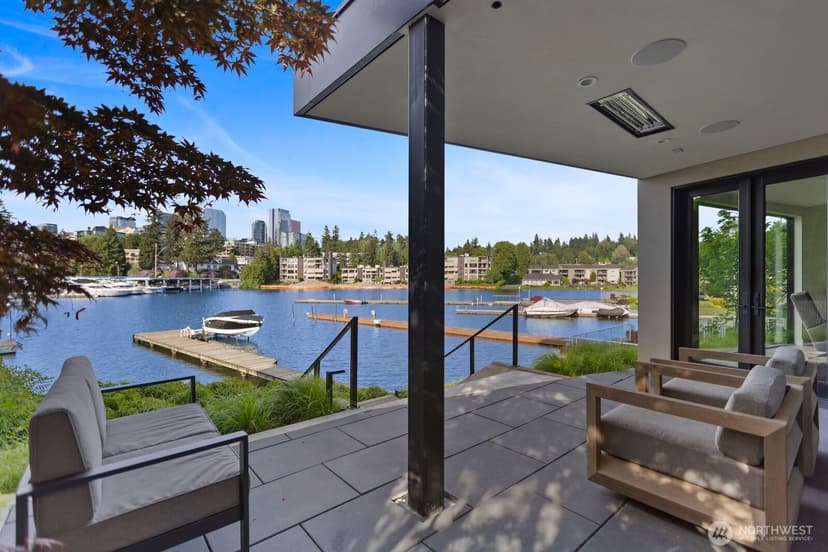 Property photo for 9810 SE Shoreland Drive, Bellevue photo 3