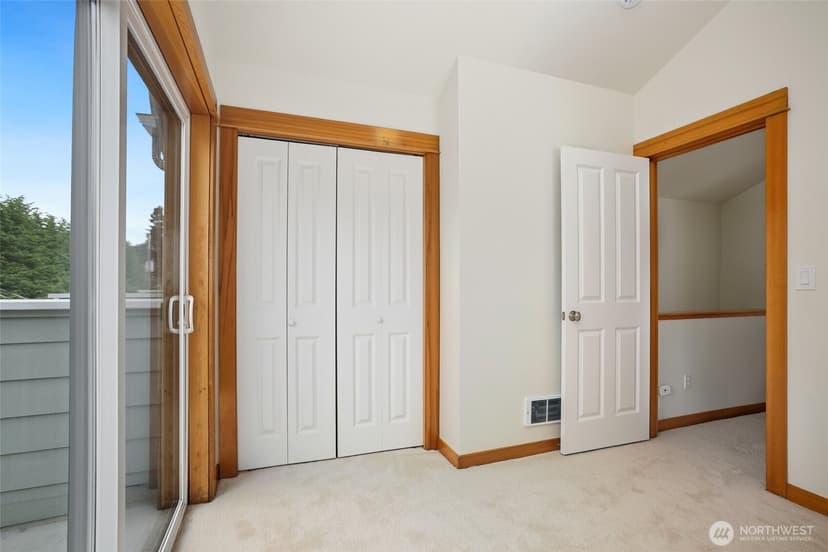 Property photo for 9243 35th Avenue SW #C, Seattle photo 6