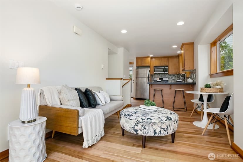 Property photo for 9243 35th Avenue SW #C, Seattle photo 3