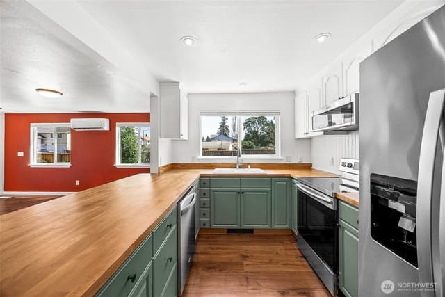 Property photo for 1702 S 94th Street, Tacoma photo 5