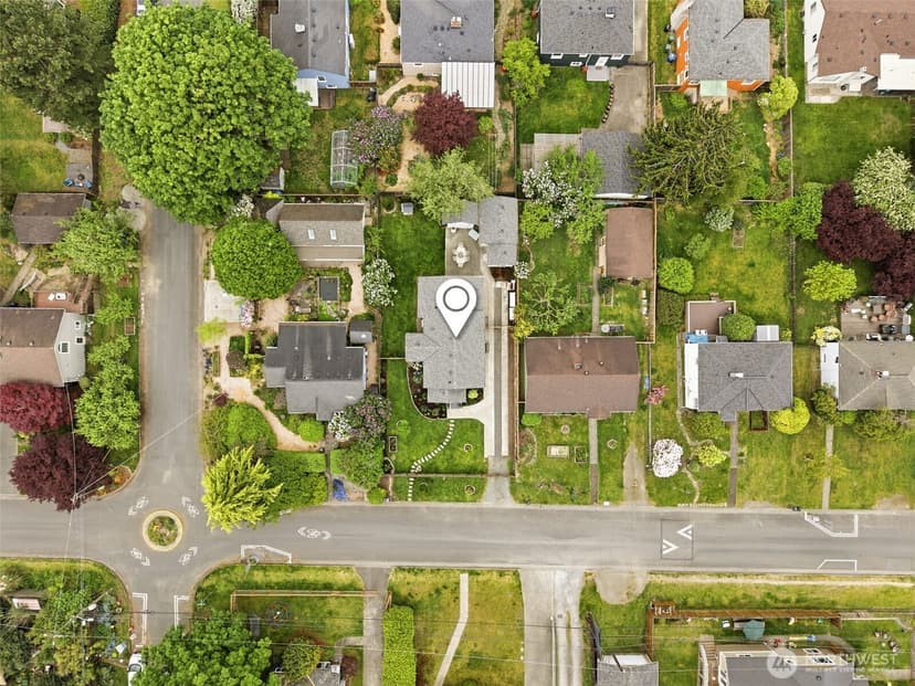 Property photo for 106 N 100th Street, Seattle photo 28