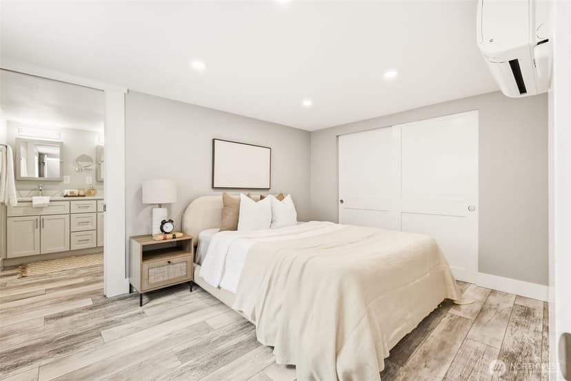 Property photo for 106 N 100th Street, Seattle photo 15