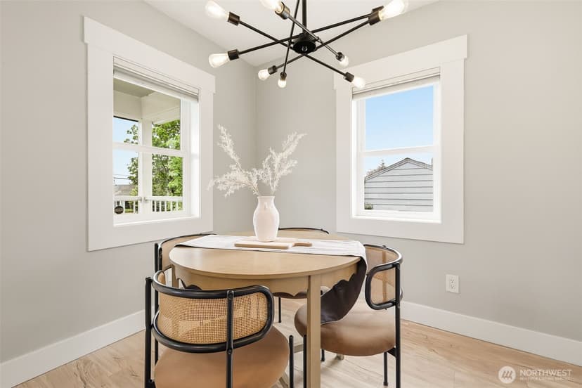Property photo for 106 N 100th Street, Seattle photo 5