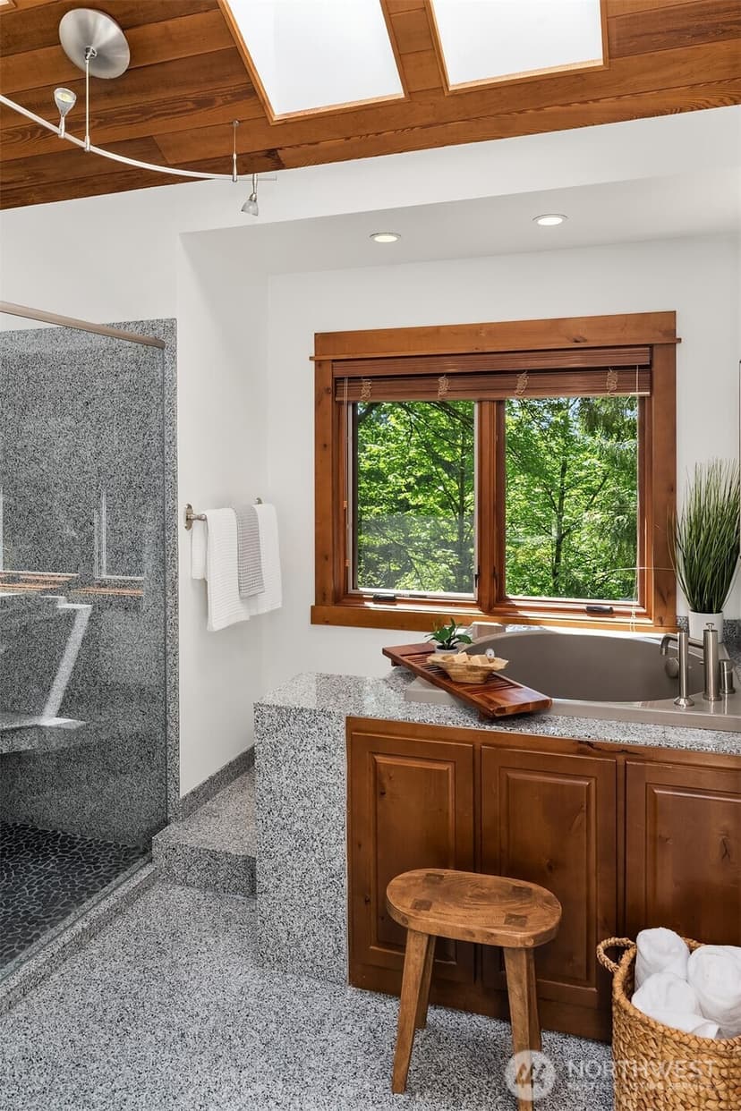 Property photo for 16700 Saybrook Drive NE, Woodinville photo 21