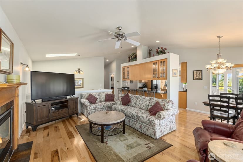 Property photo for 6027 Osprey Circle, Bremerton photo 11