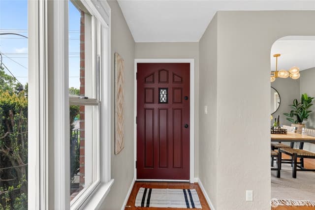Property photo for 5457 35th Avenue SW, Seattle photo 5