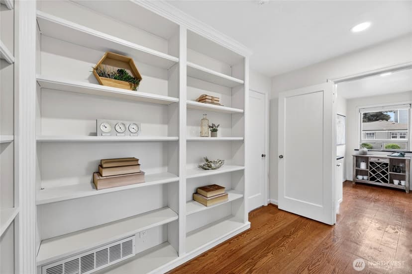 Property photo for 5457 35th Avenue SW, Seattle photo 17