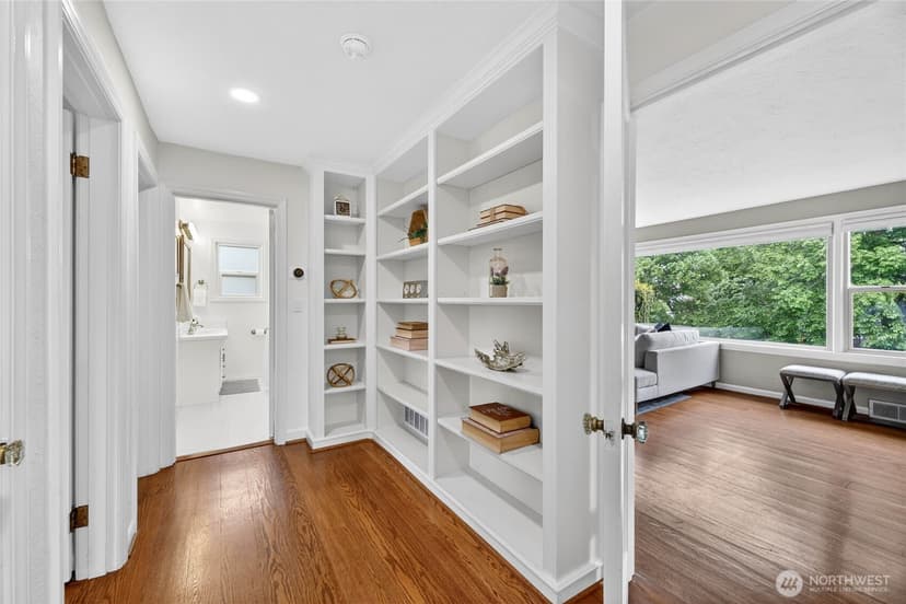 Property photo for 5457 35th Avenue SW, Seattle photo 16