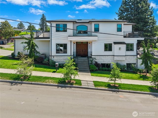 Property photo for 1006 4th Street W, Kirkland photo 2