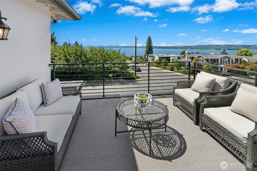 Property photo for 1006 4th Street W, Kirkland photo 32