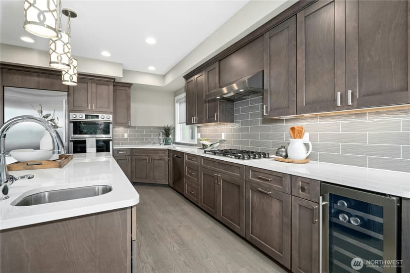 Property photo for 1006 4th Street W, Kirkland photo 10