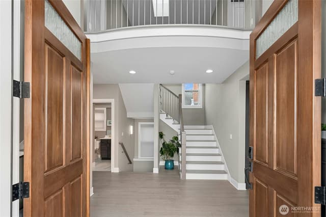 Property photo for 1006 4th Street W, Kirkland photo 3