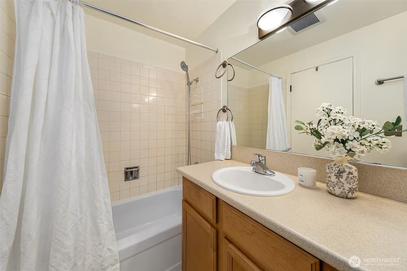 Property photo for 5818 NE 70th Street #A312, Seattle photo 12