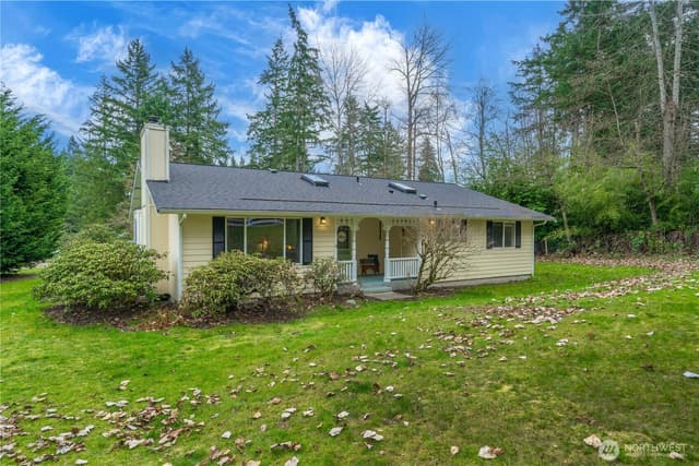 Property photo for 611 186th Avenue E, Bonney Lake photo 2