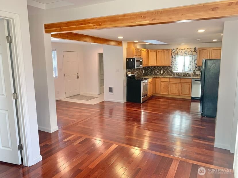 Property photo for 1505 26th Avenue S, Seattle photo 2