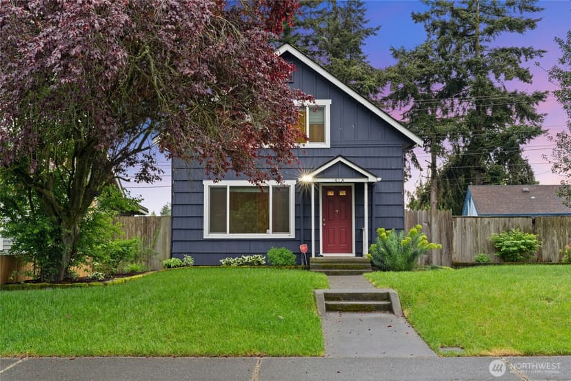 Property photo for 918 Maple Street, Everett