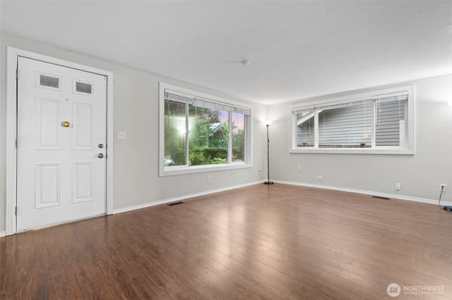 Property photo for 918 Maple Street, Everett photo 3