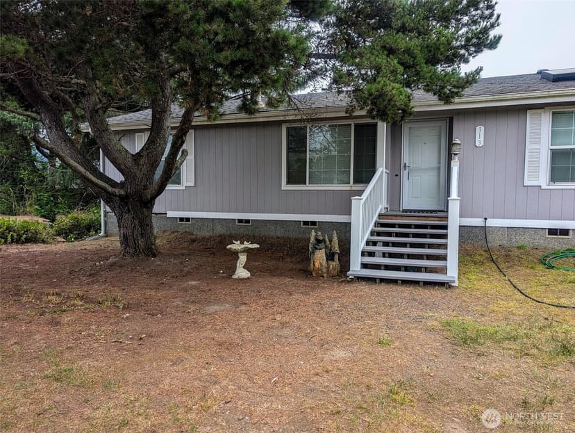 Property photo for 313 Ocean Shores Boulevard NW, Ocean Shores photo 2