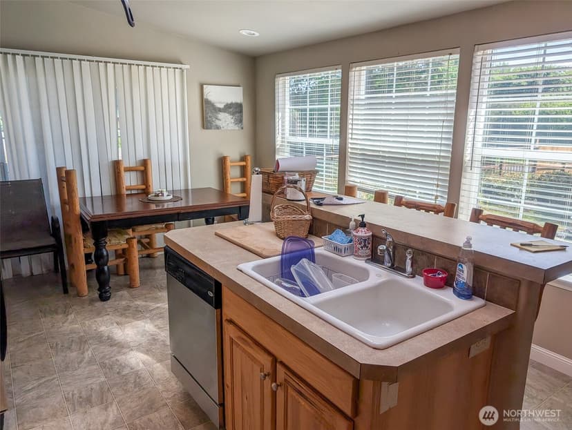 Property photo for 313 Ocean Shores Boulevard NW, Ocean Shores photo 28