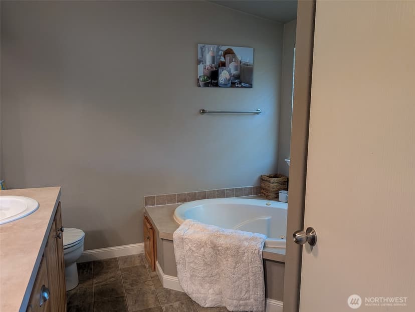 Property photo for 313 Ocean Shores Boulevard NW, Ocean Shores photo 32