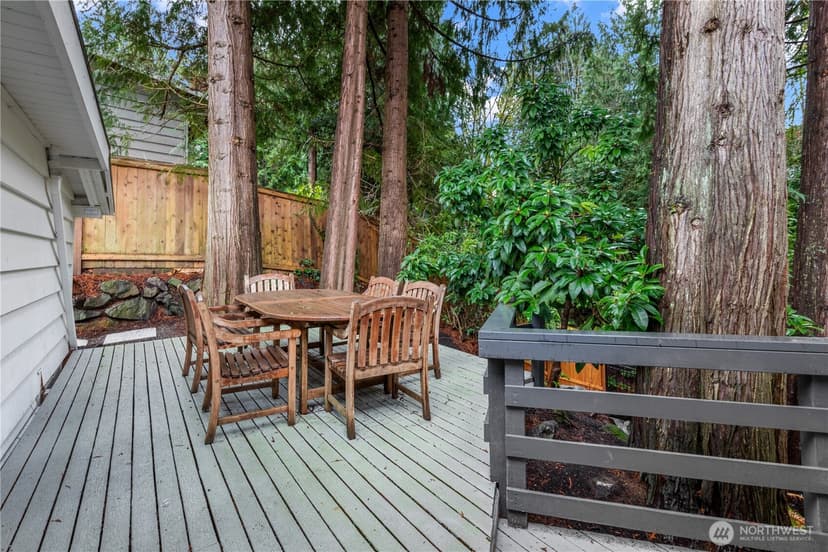 Property photo for 3227 103rd Place NE, Bellevue photo 14