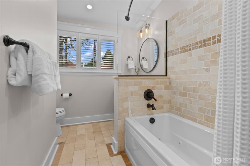 Property photo for 3227 103rd Place NE, Bellevue photo 21
