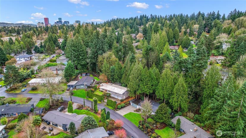 Property photo for 3227 103rd Place NE, Bellevue photo 31