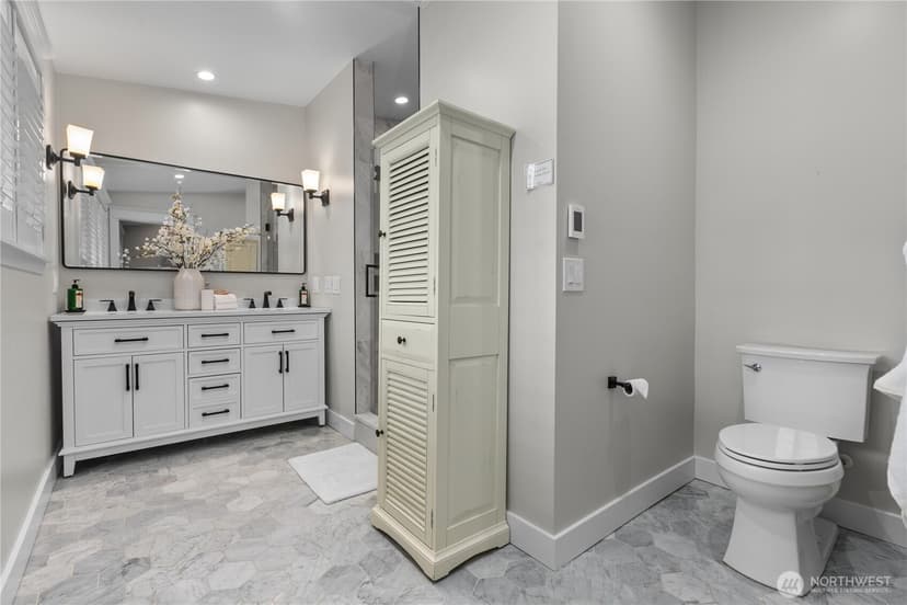 Property photo for 3227 103rd Place NE, Bellevue photo 17