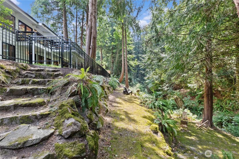 Property photo for 3227 103rd Place NE, Bellevue photo 34