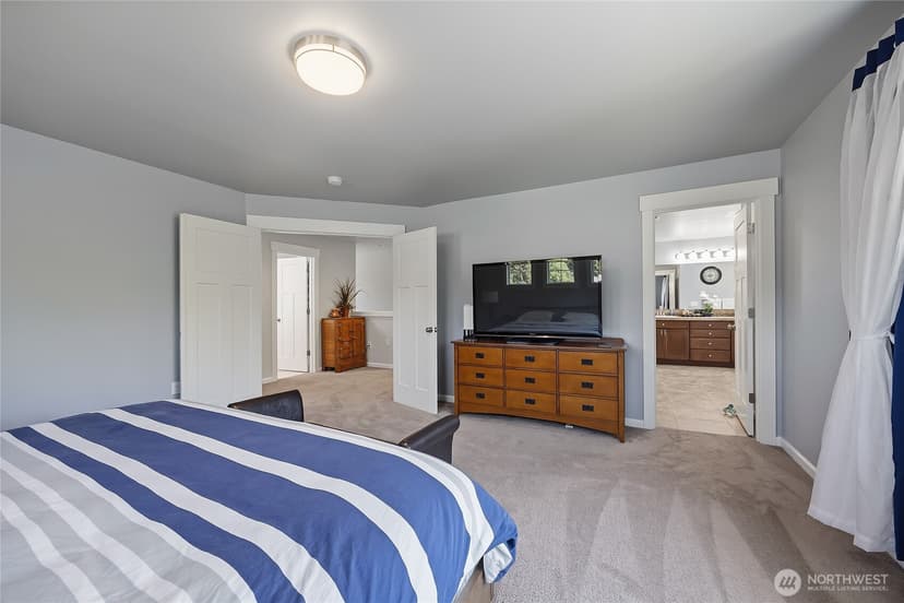 Property photo for 28132 11th Avenue NW, Arlington photo 18